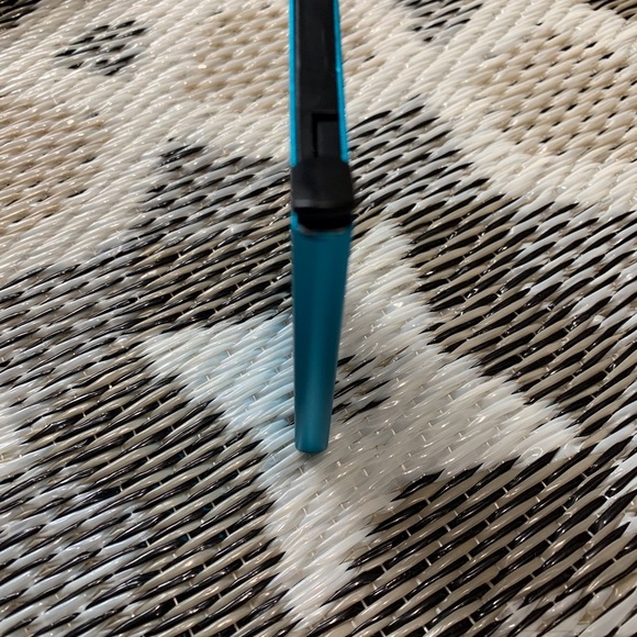 Vibrant Blue Rectangular credit card holder. - Picture 4 of 7